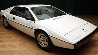 『007/私を愛したスパイ』の潜水型ボンド・カー、約7,700万円で落札