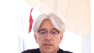 坂本龍一、30年ぶりに『戦メリ』を鑑賞!思い出を語る