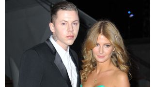 イギリス人ラッパーのプロフェッサー・グリーン、リアリティー番組のスターと結婚