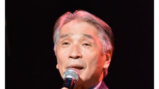 堺正章、コメディ栄誉賞受賞！　西遊記衣装で参加の「ももクロ」らの祝福に感無量の表情！