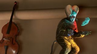 ネズミが野菜を収穫し、人間の足は自由自在に伸びる!?ミシェル・ゴンドリーの新作映画は不思議映像のオンパレード!