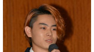 菅田将暉、都内高校の後夜祭に参加! 学生時代のおしゃれの失敗を語る!