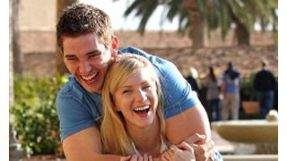 「Glee」ブリタニー役のヘザー・モリスに男子誕生