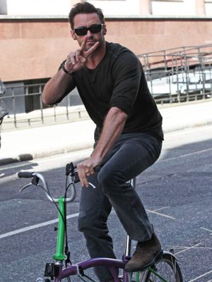 “庶民派”ヒュー・ジャックマン、自転車でスペイン観光【第61回サンセバスチャン国際映画祭】