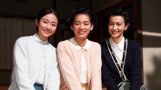 尾野真千子・長谷川京子・木村文乃、「サザエさん」作者3姉妹で仲良しスリーショット披露！