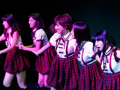 宮澤佐江＆鈴木まりや、ついに中国SNH48劇場デビュー！現地ファンも大歓迎！
