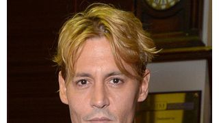 ジョニー・デップが金髪に！ファンには不評？