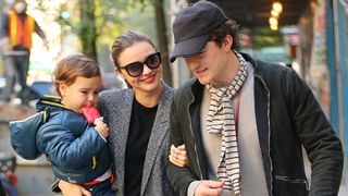 離婚のオーランド・ブルーム＆ミランダ・カー、腕組んでお出掛け！別れ際にはキスも