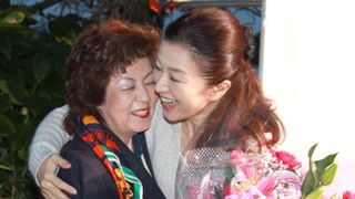 仙台出身の鈴木京香、被災地で働く女医演じ笑顔のクランクアップ!