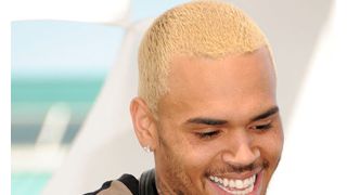 クリス・ブラウン、リハビリ施設入り