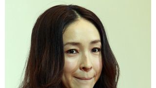 麻生久美子、涙を浮かべる…産後復帰作に思い入れ