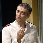 『007/カジノ・ロワイヤル』出演の英俳優、自己破産申告後に自殺