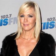 「ビバヒル」のジェニー・ガース、起業家の恋人と破局