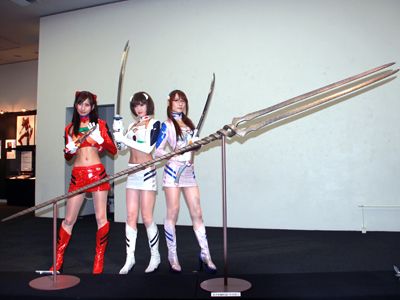 3m超×22キロの“ロンギヌスの槍”！「エヴァンゲリヲンと日本刀展」開催
