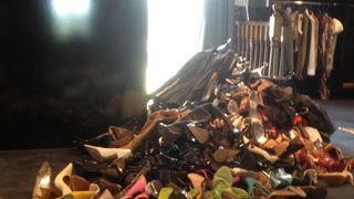 ヴィクトリア・ベッカム、フィリピン支援のため大量の靴を寄付