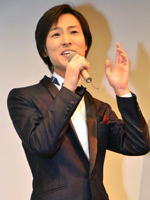 “演歌界の貴公子”山内惠介、銀幕デビュー！クランクアップで感涙