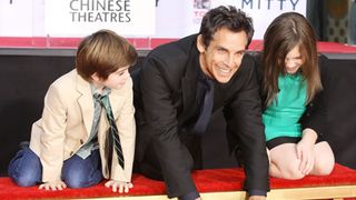 ベン・スティラー、チャイニーズ・シアター前に手形足形