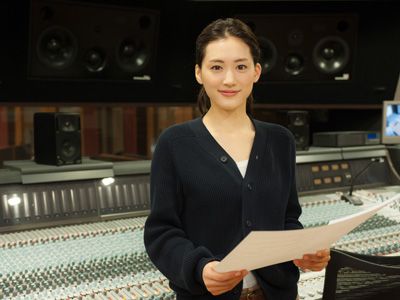 綾瀬はるか、紅白で歌声披露！復興ソング「花は咲く」を歌う