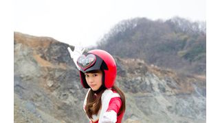 桐谷美玲、戦隊ヒーロー姿を披露!福田雄一監督『女子ーズ』に主演