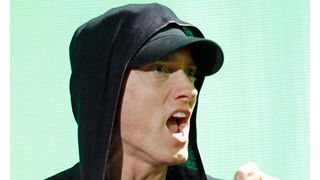 エミネムがスーパーボウル・パーティーでのパフォーマンスに約2億円を要求