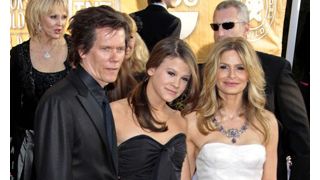 キーラ・セジウィック、ミス・ゴールデン・グローブの大役を終えた娘を褒める