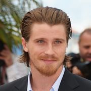ギャレット・ヘドランドが「ピーター・パン」の前日譚でフック船長役に!
