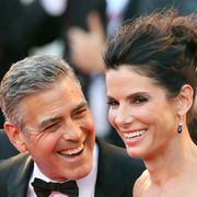 ジョージ・クルーニー、サンドラ・ブロックは飲んべえだとジョーク