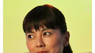 江角マキコ、事故はドアミラーが接触しただけ…ベッキーが「無傷」を代理報告