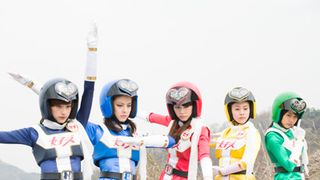 桐谷美玲主演『女子ーズ』映像解禁!有村架純&山本美月ら5人が“脱力系”戦隊ヒーローに