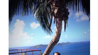 1Dのリアムが“貝殻ビキニ”に!あのレディー・ガガも絶賛