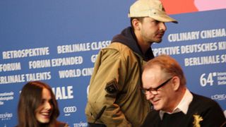 シャイア・ラブーフが退場し、ラース・フォン・トリアー監督は欠席!過激描写が話題の映画会見で波乱