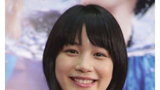能年玲奈、“小泉ママ”のミシンで作ったスカート初披露
