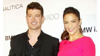 歌手のロビン・シック、女優の妻ポーラ・パットンと別れることを発表