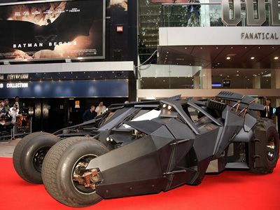 公道仕様のバットモービルが約1億円で発売