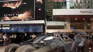 公道仕様のバットモービルが約1億円で発売