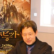 『ホビット 竜に奪われた王国』のエルフ語はトールキンのファンタジーの原点!