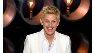 豪華自撮りに宅配ピザ！自由奔放な司会者エレンの評価はいかに？