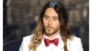 ジャレッド・レトー、受賞したオスカーをぶつけて傷