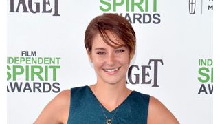 『ダイバージェント』のシェイリーン・ウッドリー、携帯電話を処分