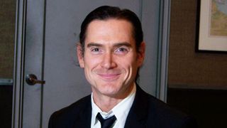 ビリー・クラダップを直撃、クライヴ・オーウェンと兄弟役を演じた話題作とは?