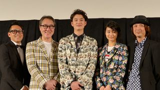 岡田将生、宮川大輔ら4人の“父親”に囲まれて舞台あいさつ！