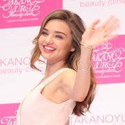 ミランダ・カー、外国人タレントで初めて「たかの友梨」CMに起用!