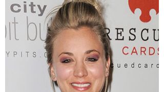 ケイリー・クオコ、18歳で豊胸手術していた