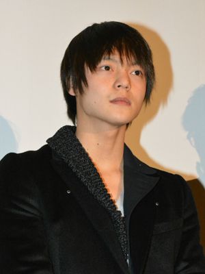 ブレイク中の俳優 窪田正孝 舞台あいさつでの堂々たるトークを絶賛される シネマトゥデイ