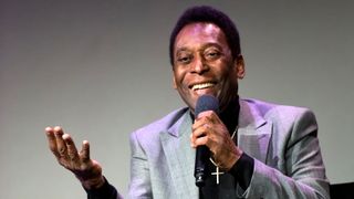 サッカーの王様、ペレが語る自身の無料アプリゲームとワールドカップ