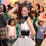 北川景子、ミニスカ衣装で「きもクロ」ライブ初披露!