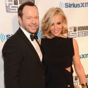 ニュー・キッズ・オン・ザ・ブロックのドニー・ウォールバーグ、ジェニー・マッカーシーと婚約