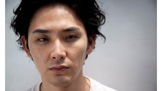 松尾スズキ&松田龍平が10年ぶりタッグ!“お金を一切使わない生活”に挑む爆笑コメディー