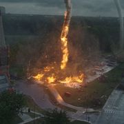 迫り来る超巨大竜巻の恐怖!体感型ディザスター映画『イントゥ・ザ・ストーム』が公開決定!