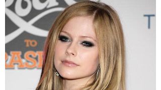 日本で撮影のアヴリル・ラヴィーンMVは人種差別的? アヴリル本人が批判に反論